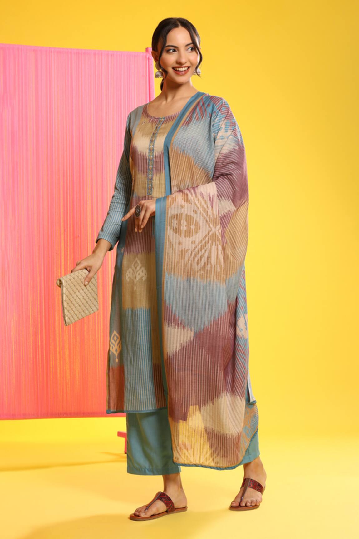Mamicha Abstract Thread Embroidered Kurta Set 