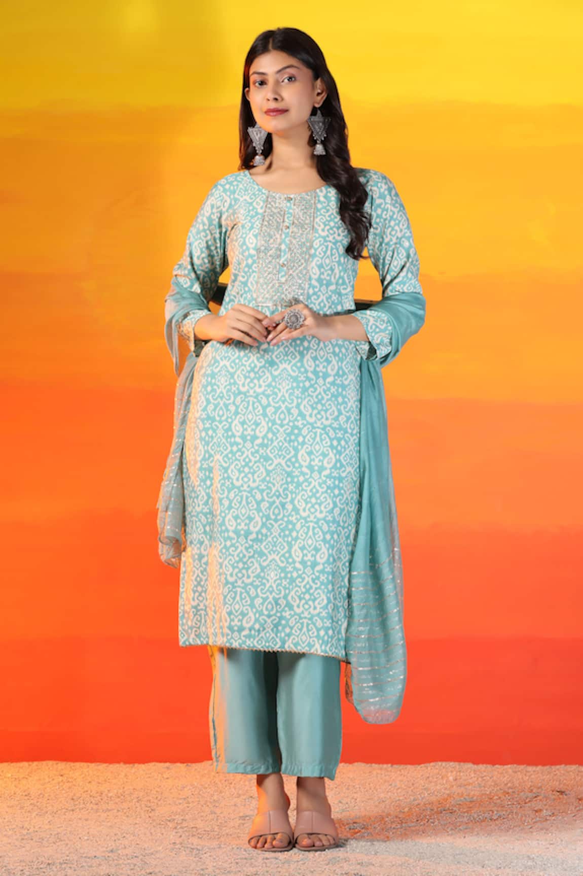 Mamicha Paisley Embroidered Kurta Set With Dupatta 