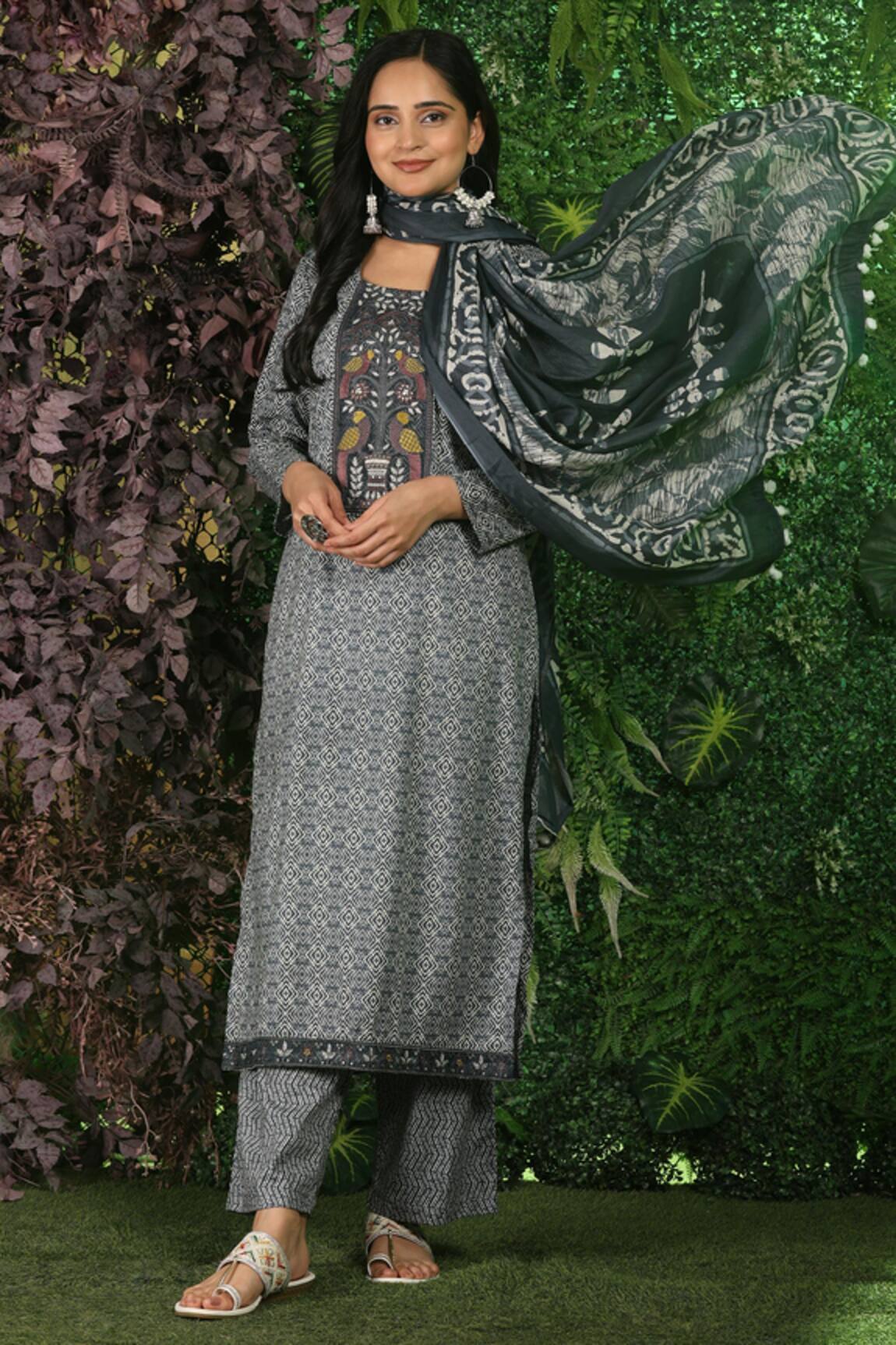 Mamicha Grey Embroidered Kurta Set With Dupatta 