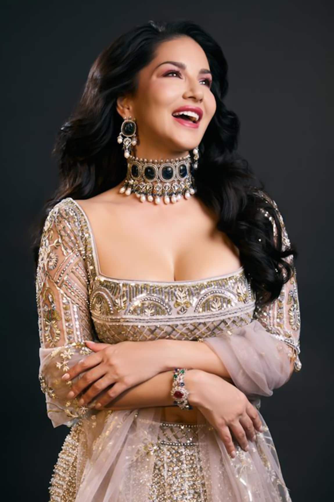 Amaara Jewels Carved Saphire Stone Embellished Choker Set