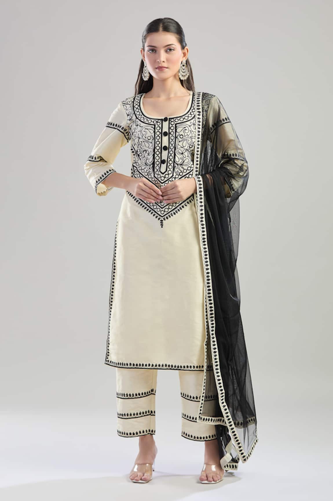 Samyukta Singhania Aari Embroidered Kurta Pant Set 