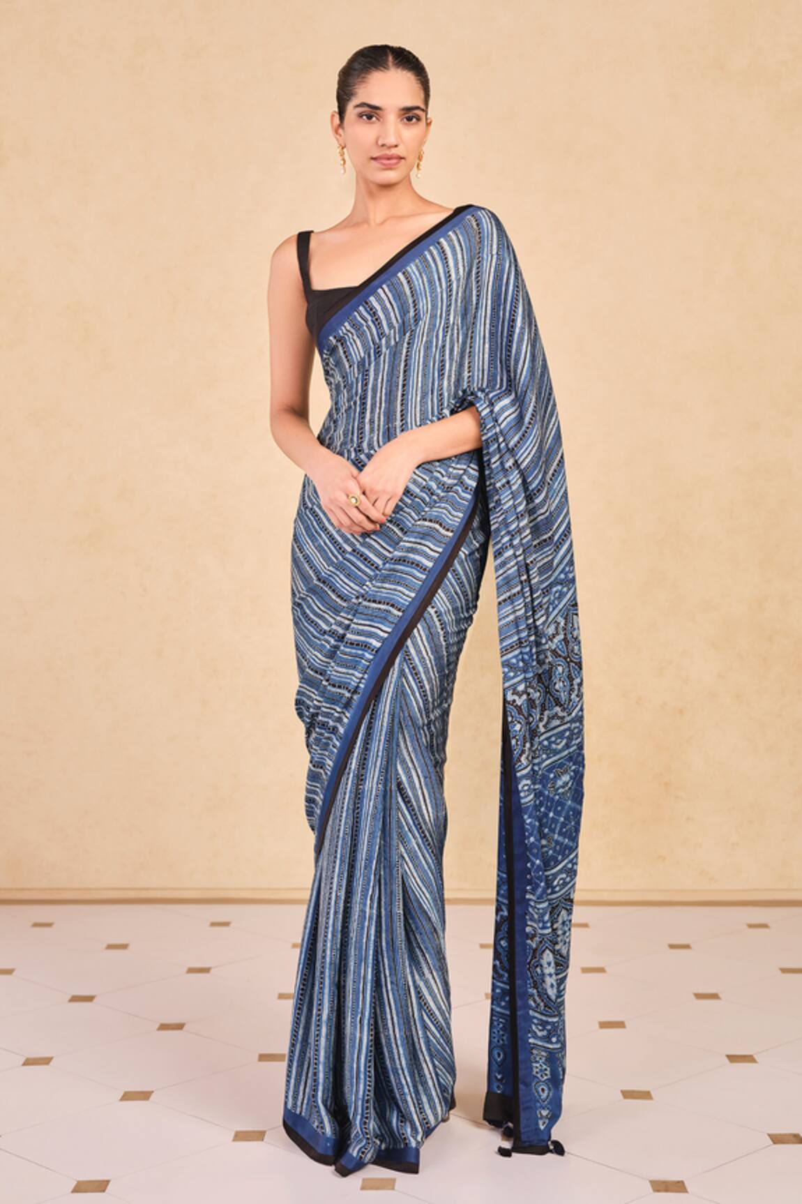 Grassroot By Anita Dongre Geometric Stripe Print Saree & Unstitched Blouse 