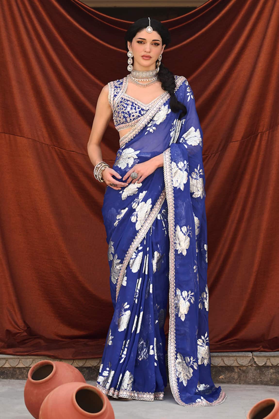 Lashkaraa Floral Embroidered Saree Set 