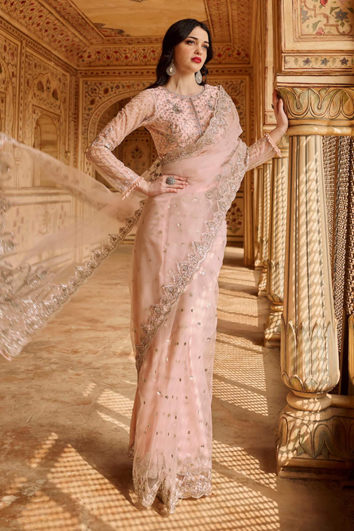 Lashkaraa Floral Embroidered Scallop Hem Saree 