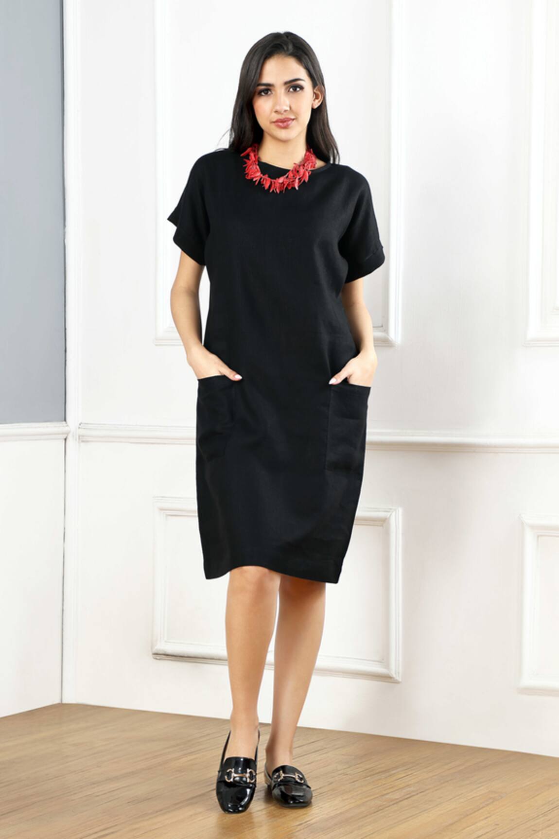 Gothilo Pitch Black Linen Pocket Dress