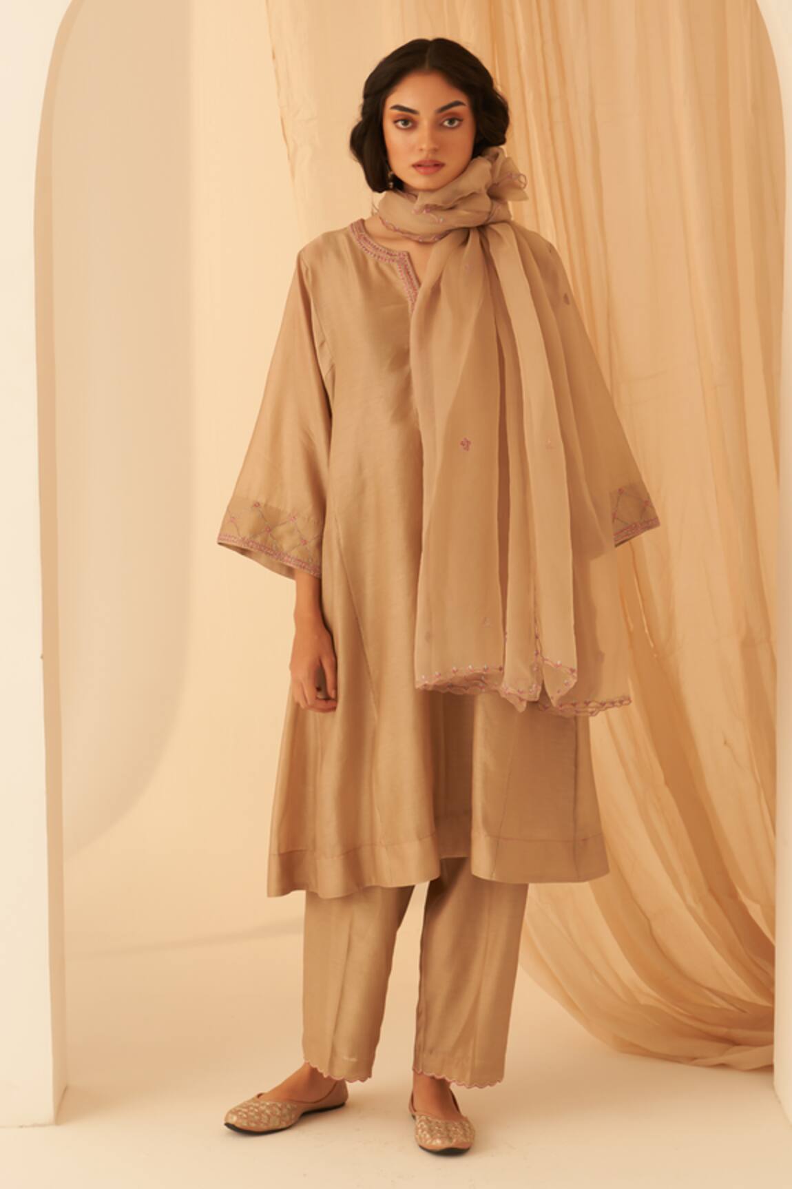 Janki India Resham Jaal Embroidered Chanderi Kurta Set