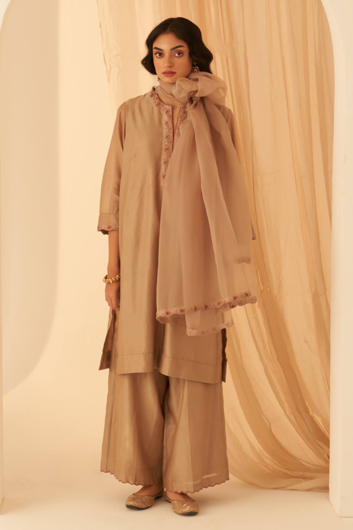 Janki India Chanderi Sindhi Embroidered Kurta Set