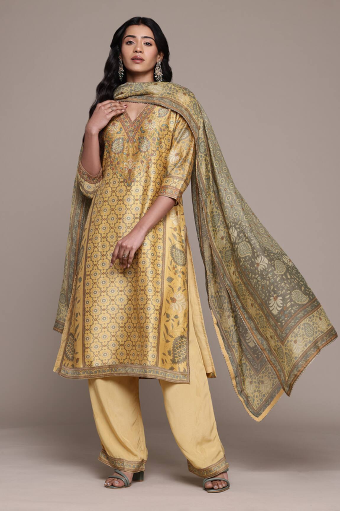 Ritu Kumar Pineapple K Kurta Set 