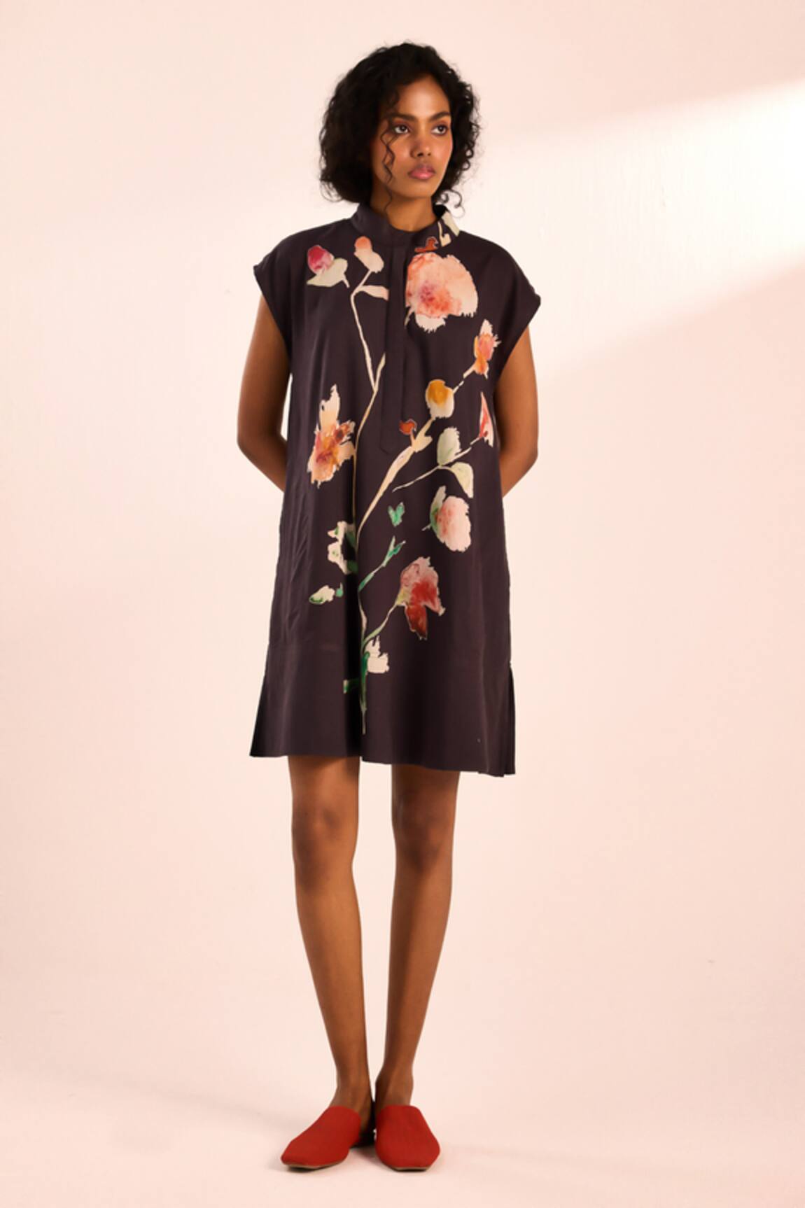 Kharakapas Floral Print Black Short Dress 