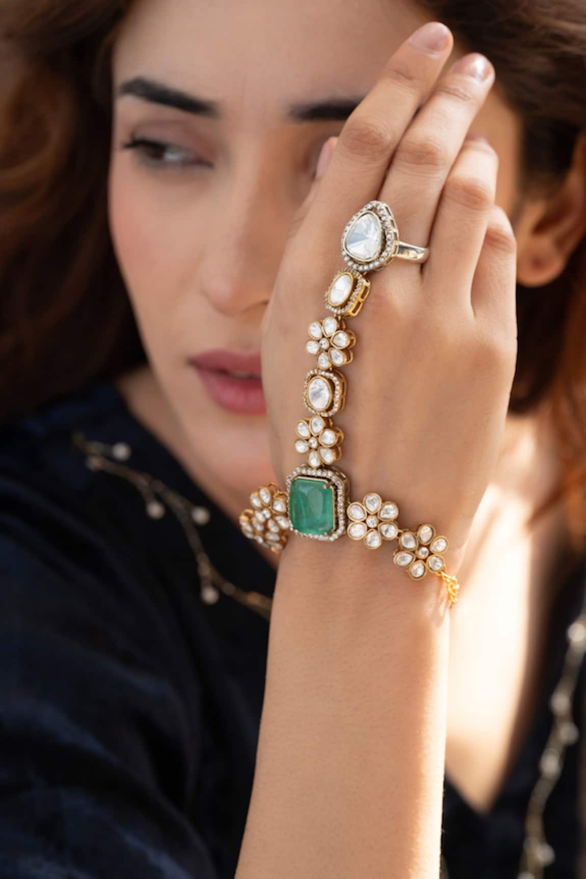 Do Taara Floral Polki Hathphool Bracelet