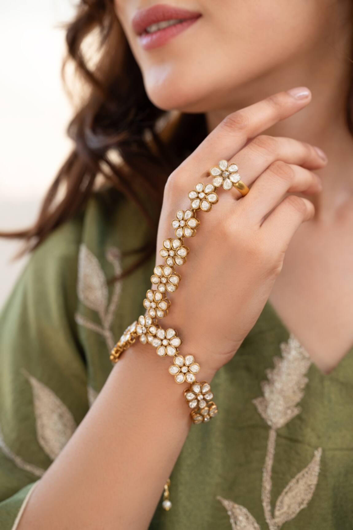 Do Taara Polki Floral Hathphool Bracelet