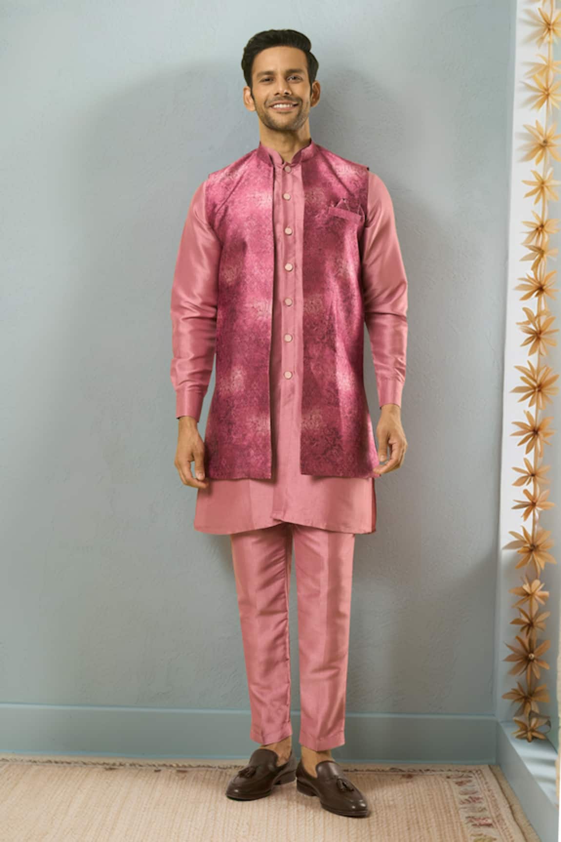 Arihant Rai Sinha Woven Acanthus Bloom Bundi Kurta Set 