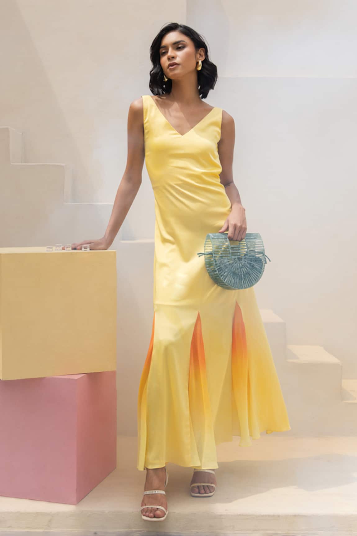 Maenaam V-neck Sleeveless Maxi Dress 