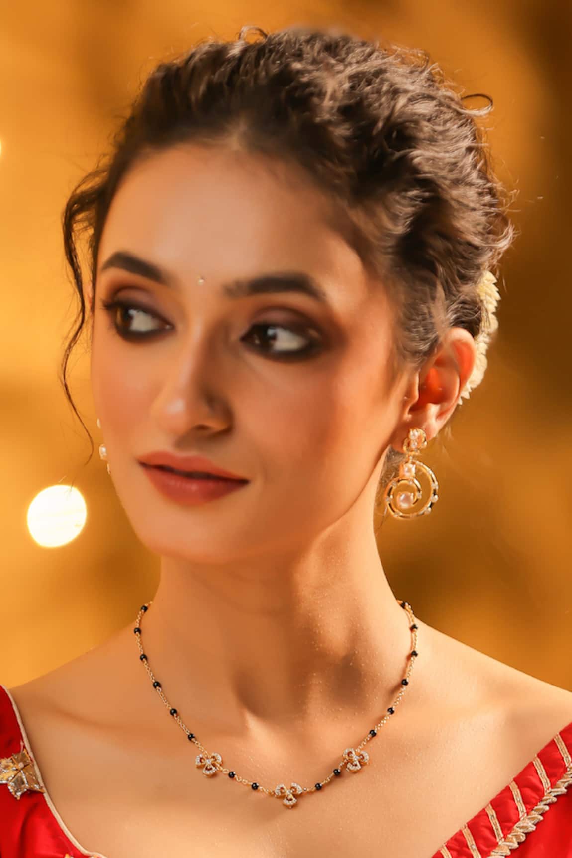 Kicky & Perky Gold Moissanite Motif Mangalsutra 