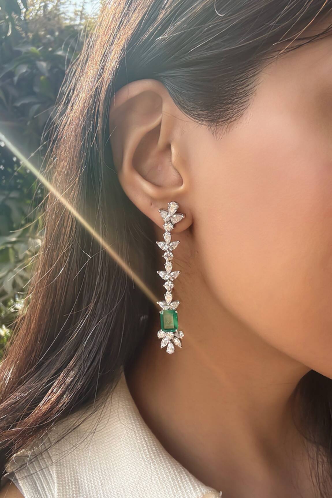 Prata Emerald & White Stone Danglers