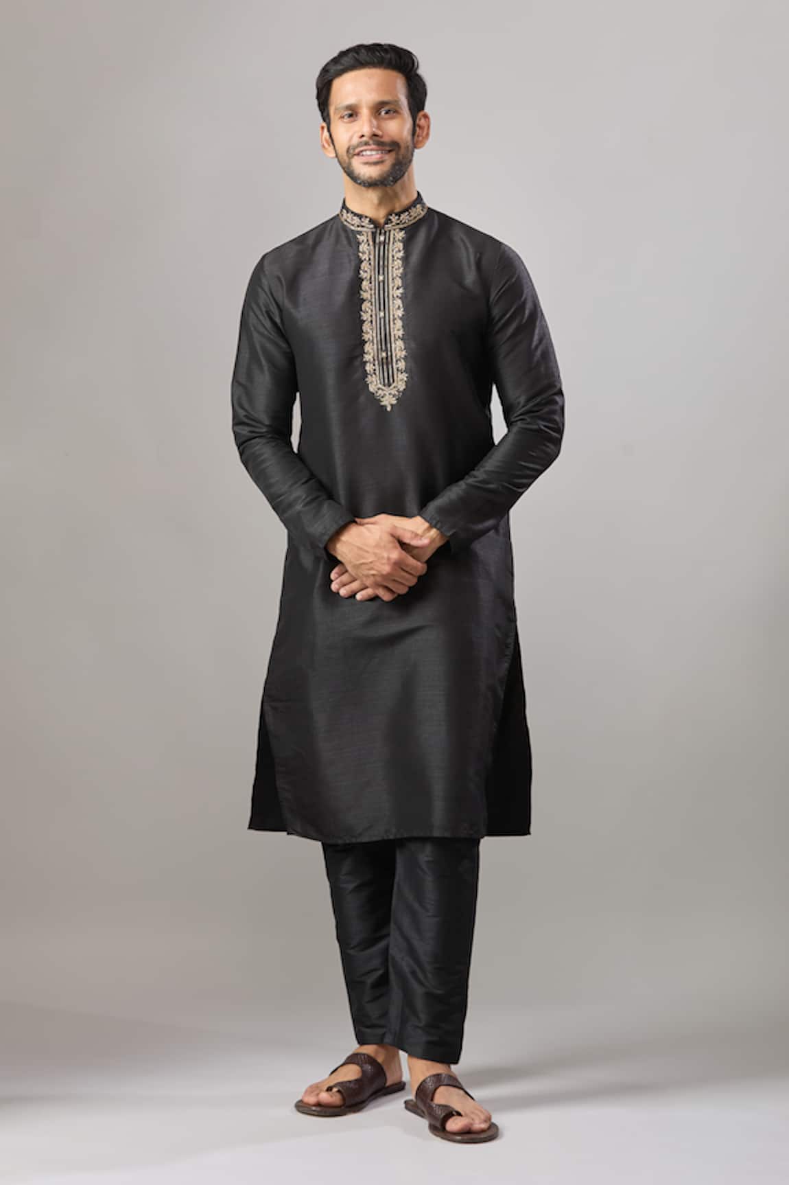 Arihant Rai Sinha Black Plain Banarasi Silk Kurta Set 