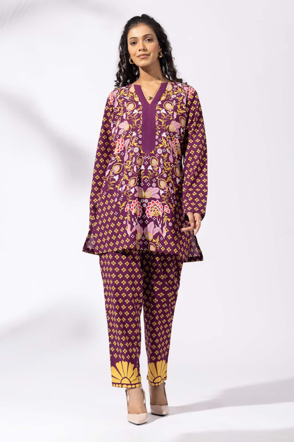 Thee Modern Roots Plum Floral Printed Kurta Set 
