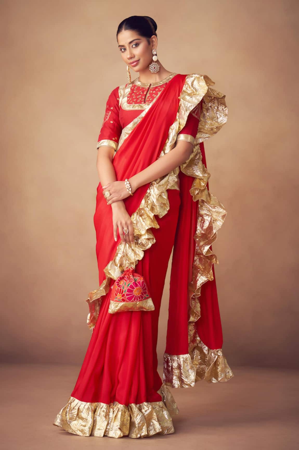 Taavare Red Silk Classic Saree With Blouse 