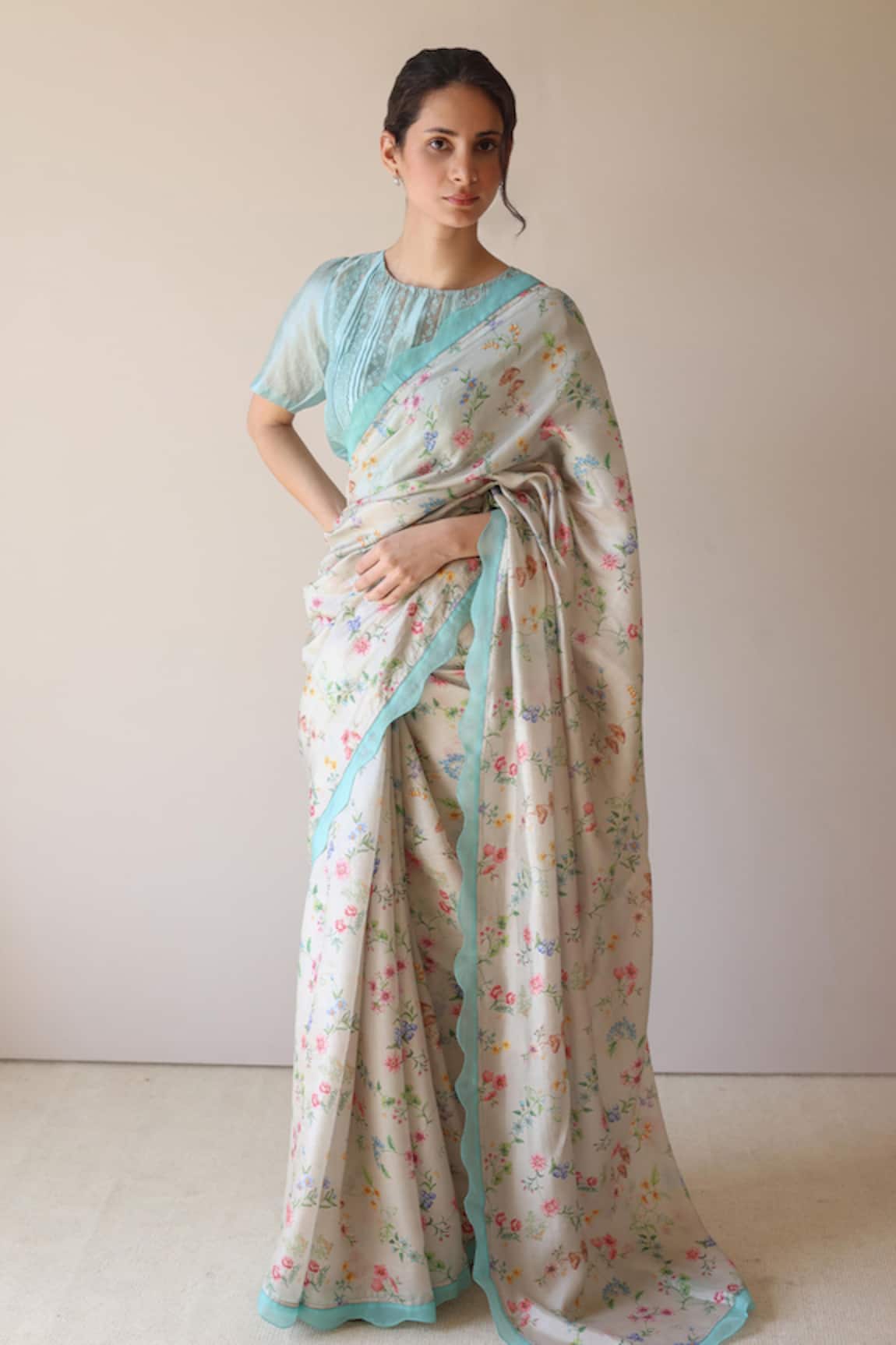 Surmaye Forest Breeze Beige Scalloped Saree 