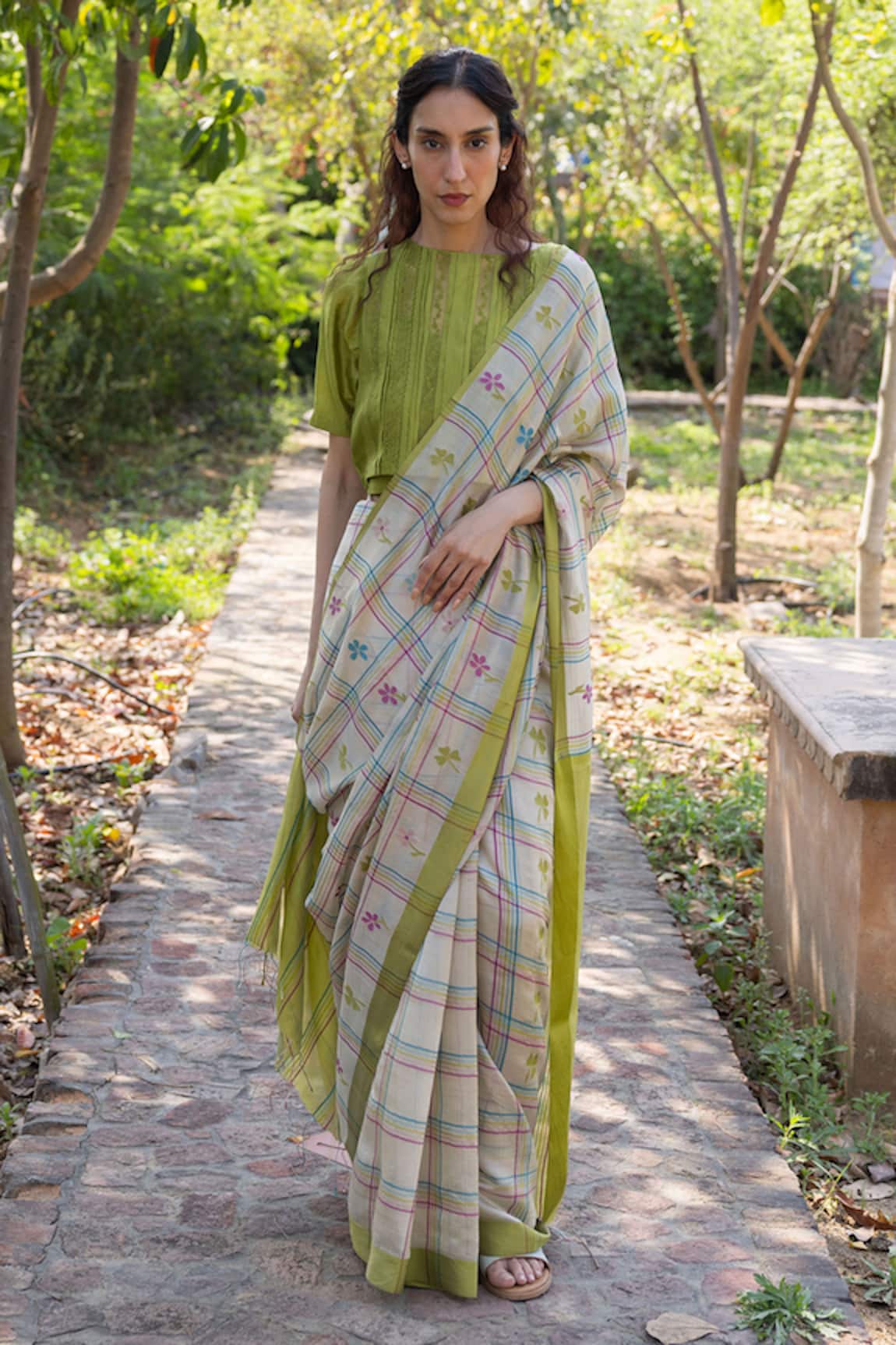 Surmaye Light Beige Handwoven Jamdani Saree 