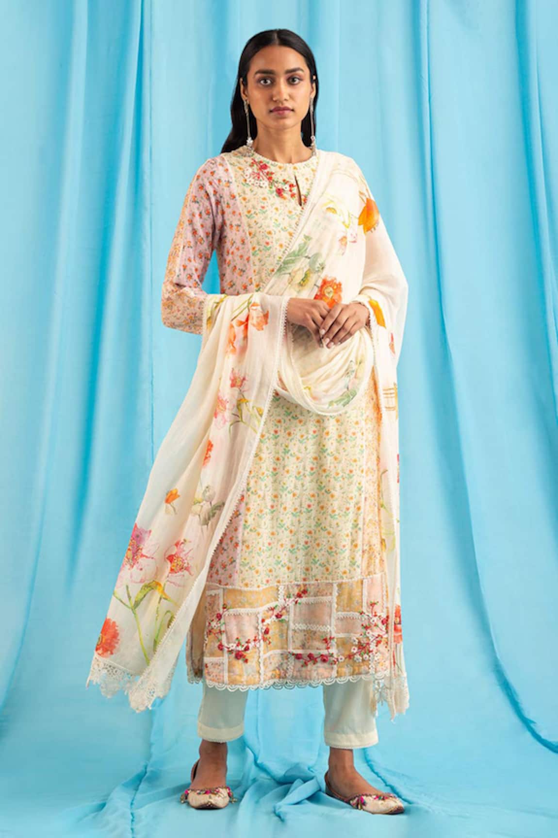 Saundh Floral Printed Kurta Set 
