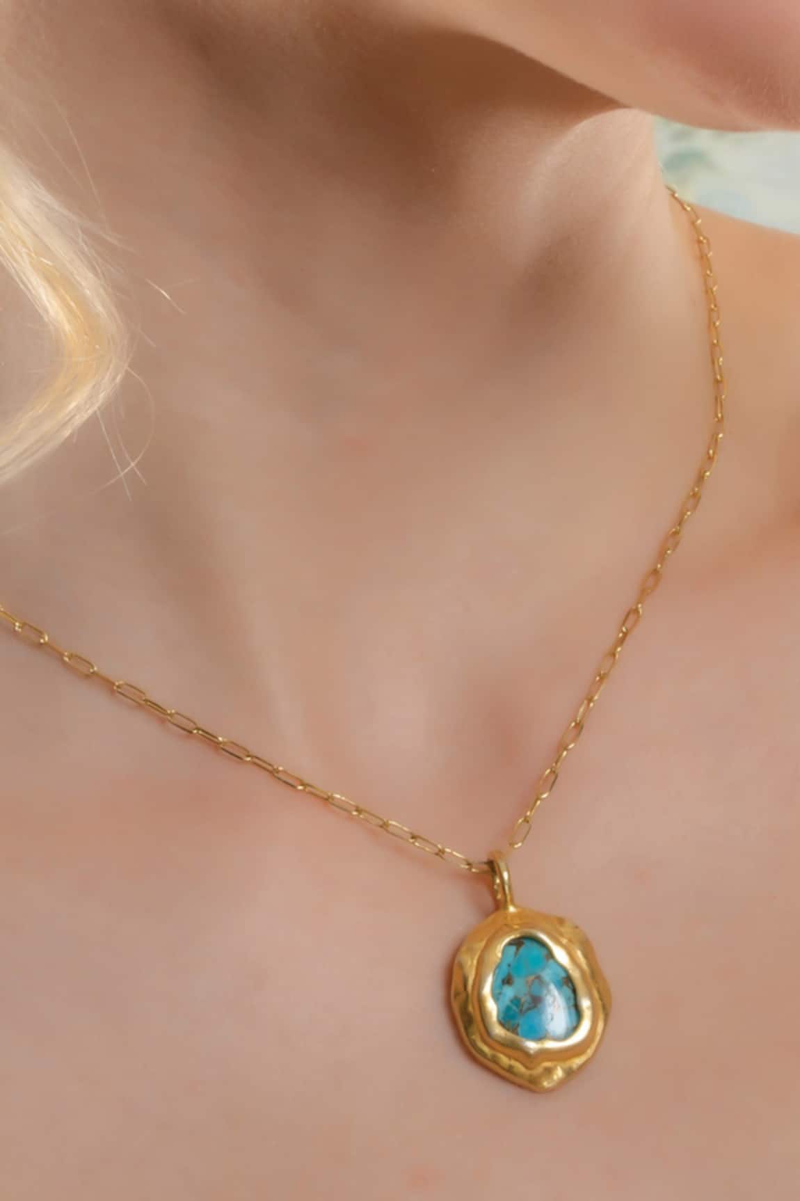 Arvino Turquoise Mineral Pendant Necklace