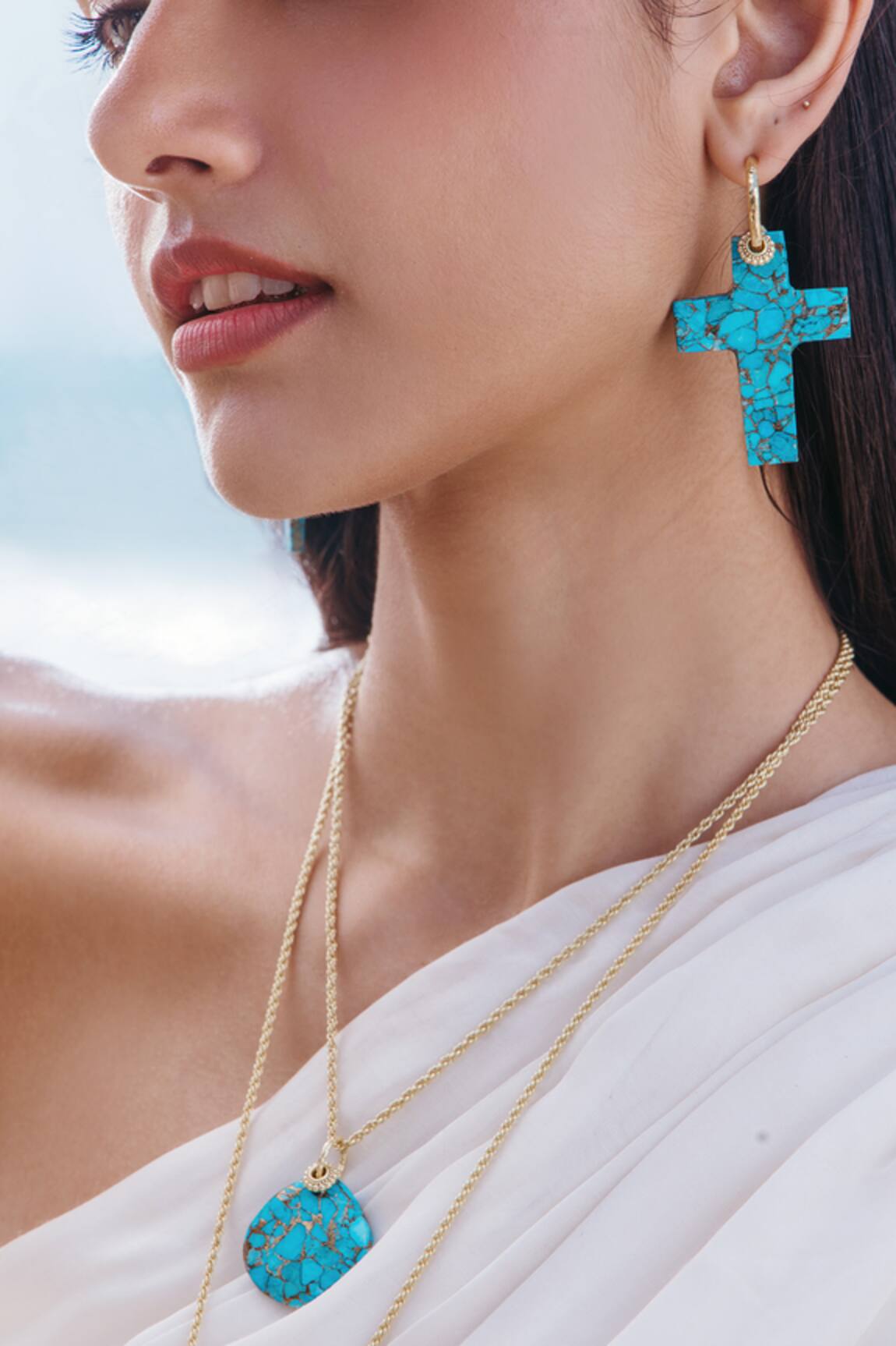 Arvino Turquoise Medallion Pendant Necklace 