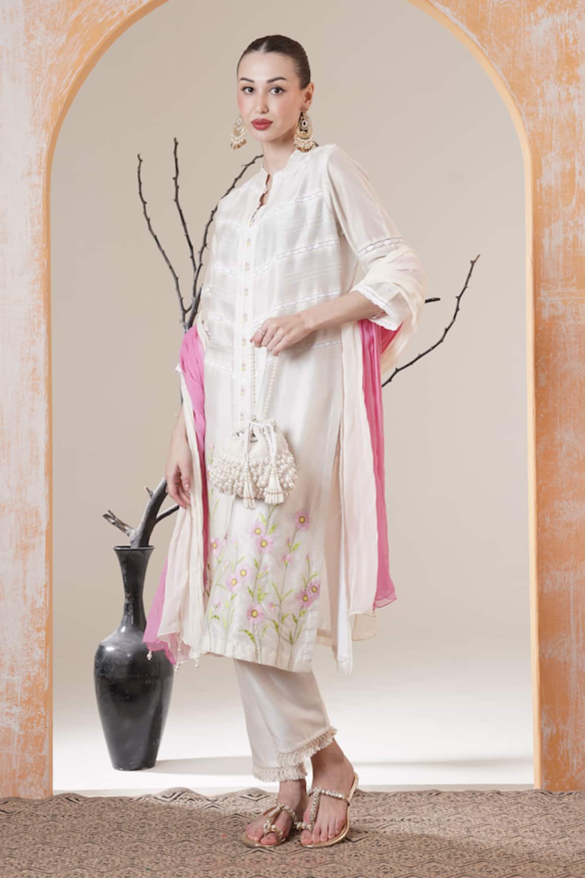 Surabhi Arya White Chanderi Kurta Set with Dupatta 