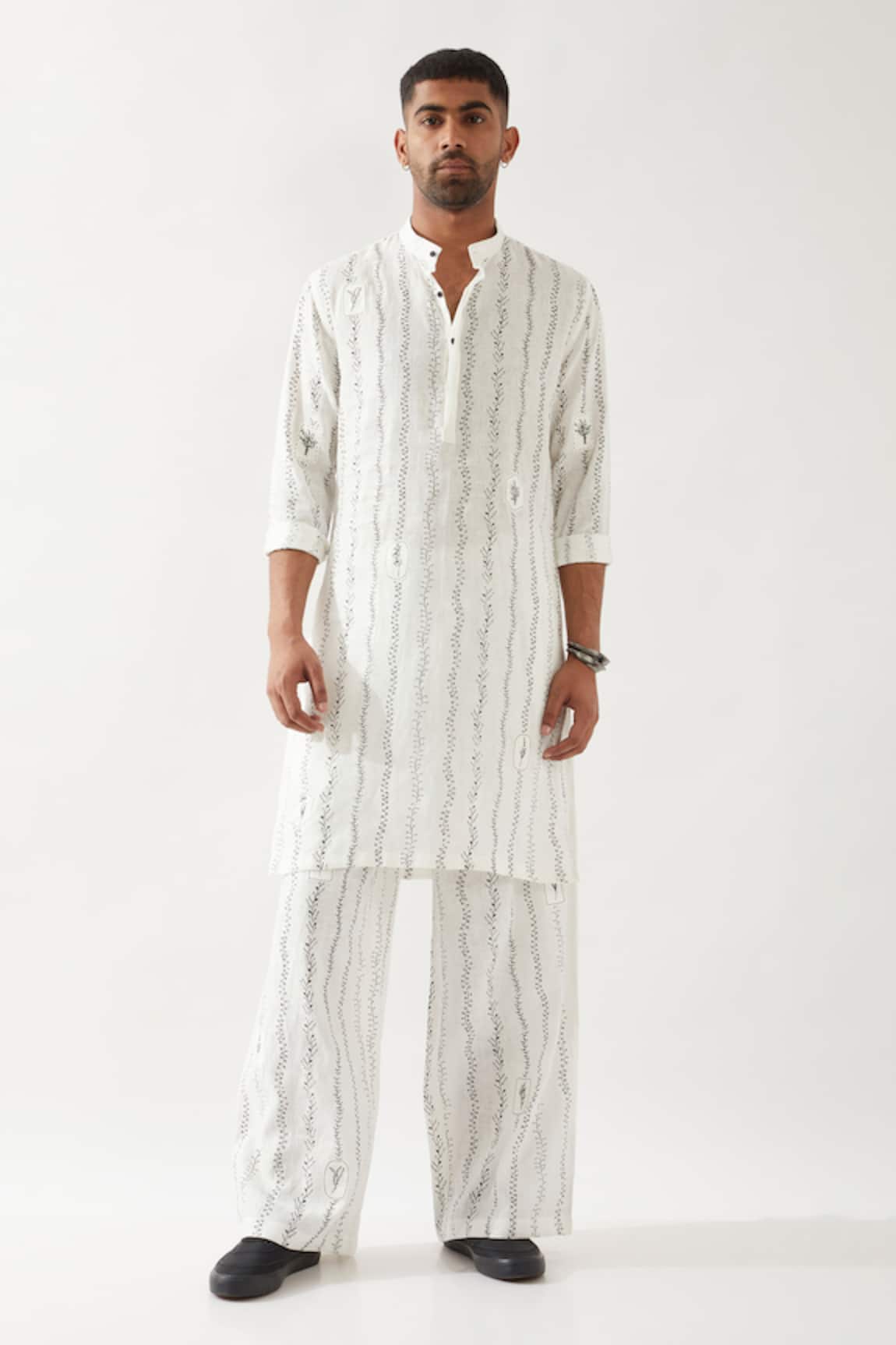 Son of A Noble Snob White Printed Slim Fit Kurta 