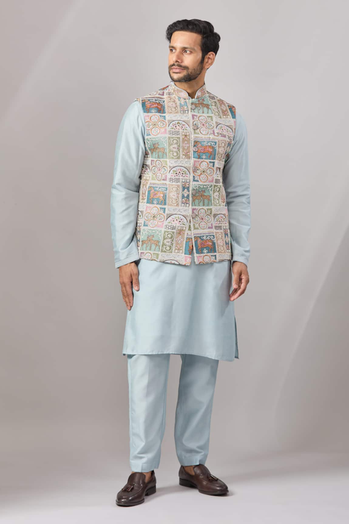 Ariyana By Aza Dori Embroidered Bundi & Kurta Set 