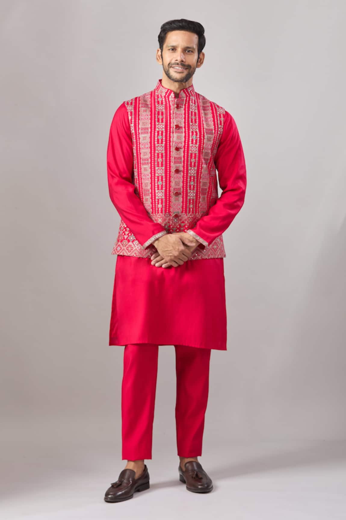 Aariyana Couture Geometric Embroidered Bundi & Kurta Set 