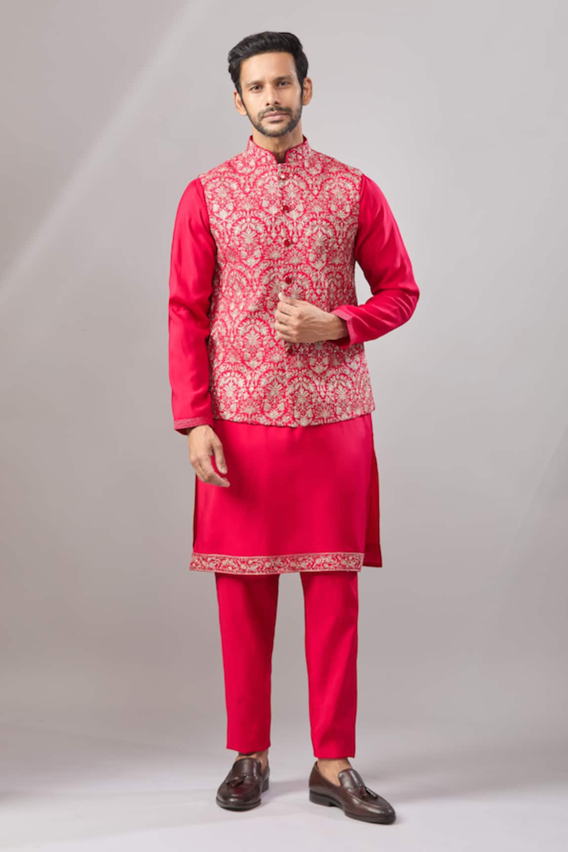 Ariyana By Aza Zari Thread Embroidered Bundi & Kurta Set 