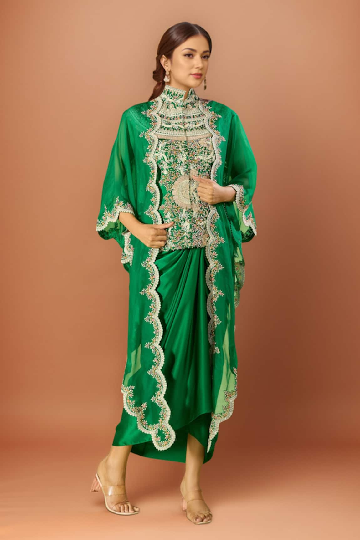 Anamika Khanna Embroidered Green Kurta Set With Cape 