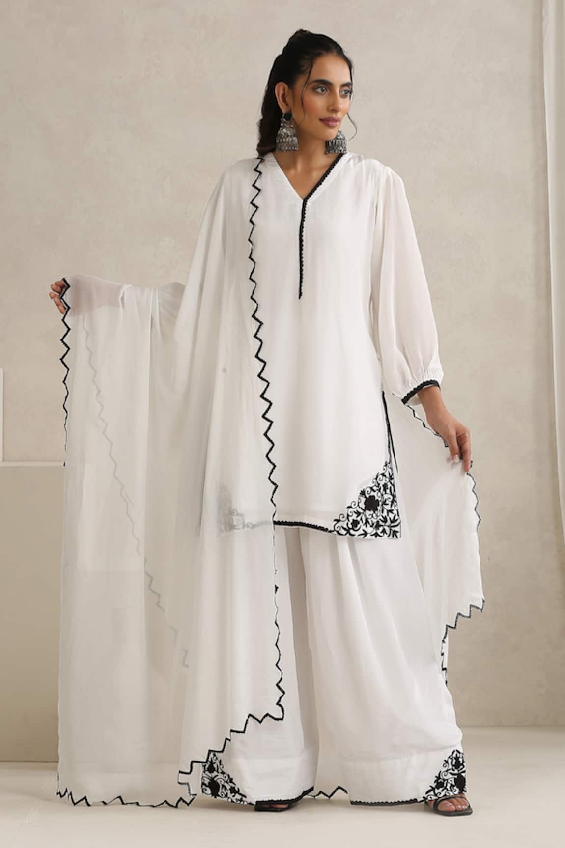 Wazir C Kashmiri Aari Embroidered Kurta Set 