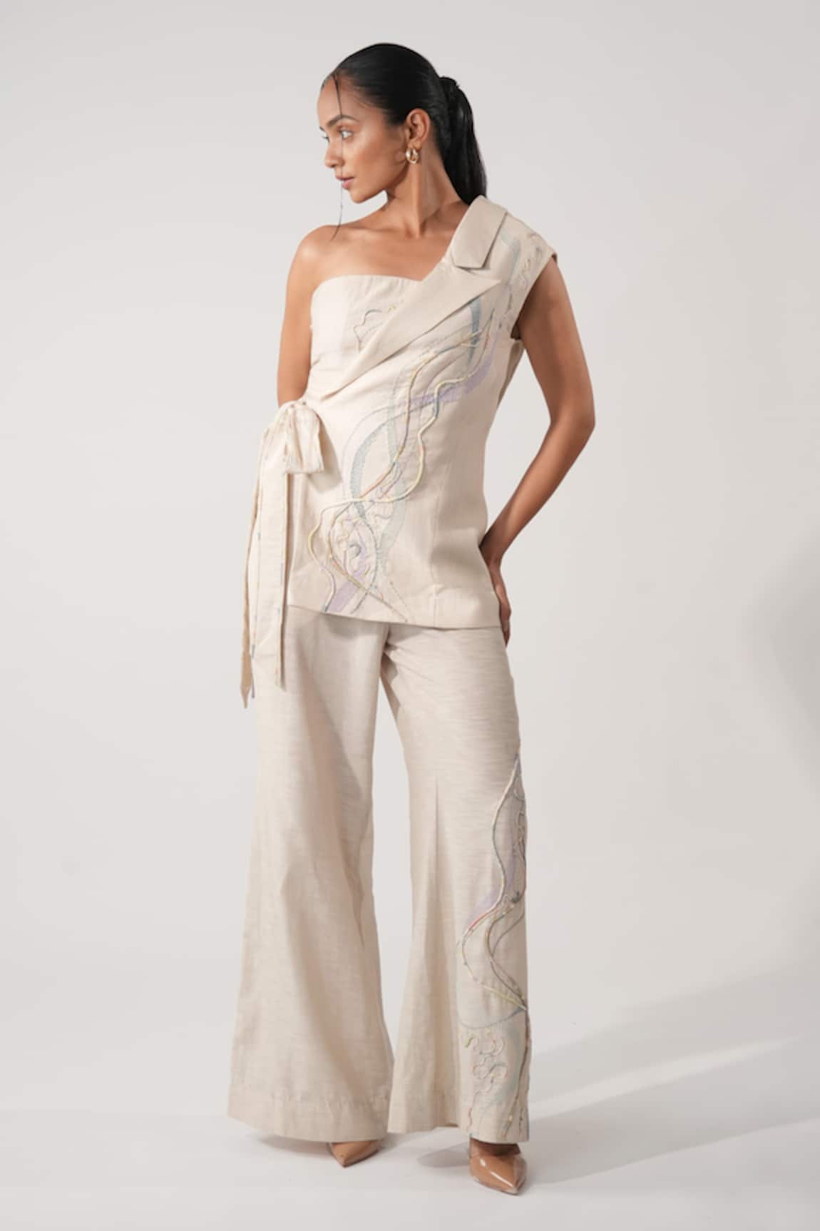 Orthodox Beige Aari Zardozi Half Jacket 