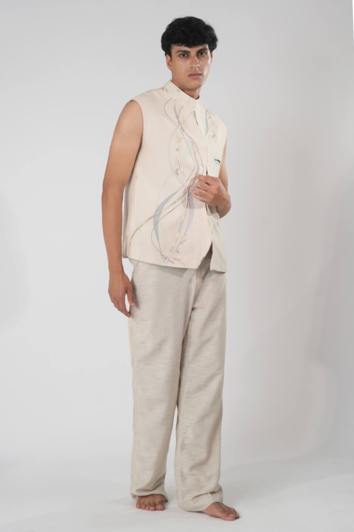 Orthodox Designer Aari Zardozi Bundi 