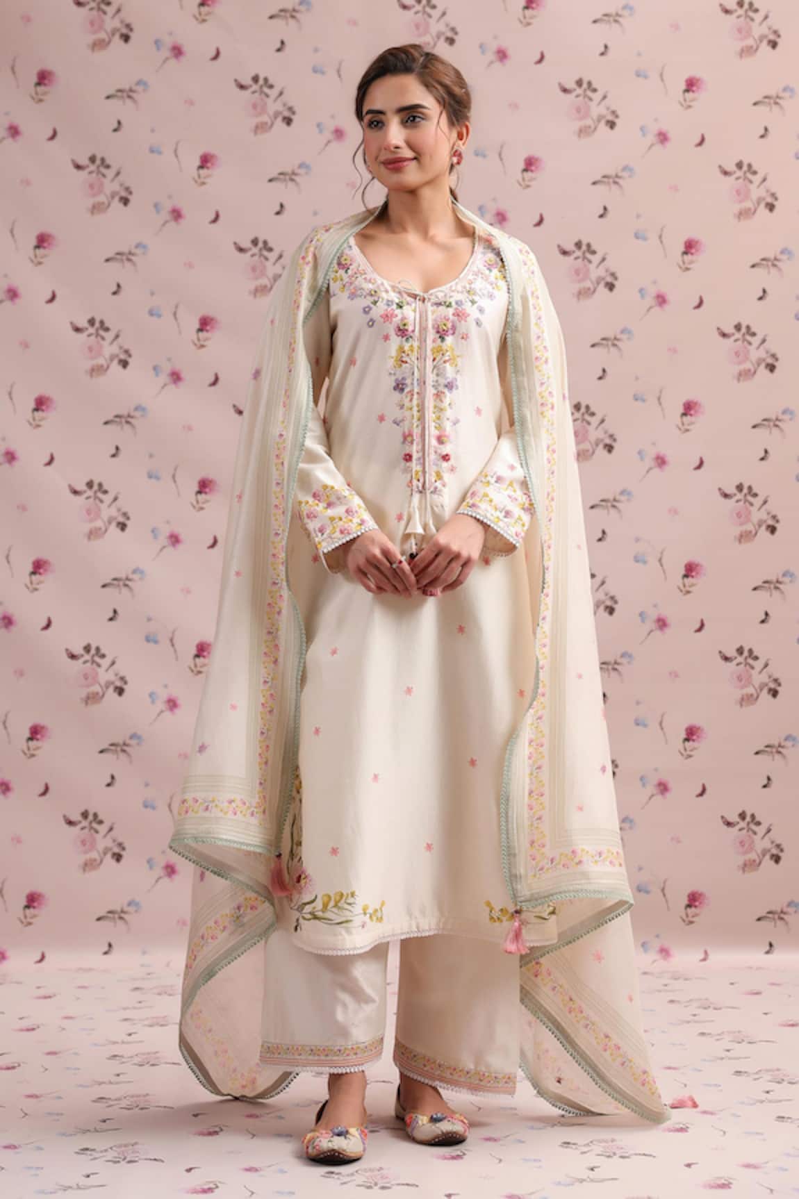 Label Niti Bothra Noor Border Butti Dupatta 