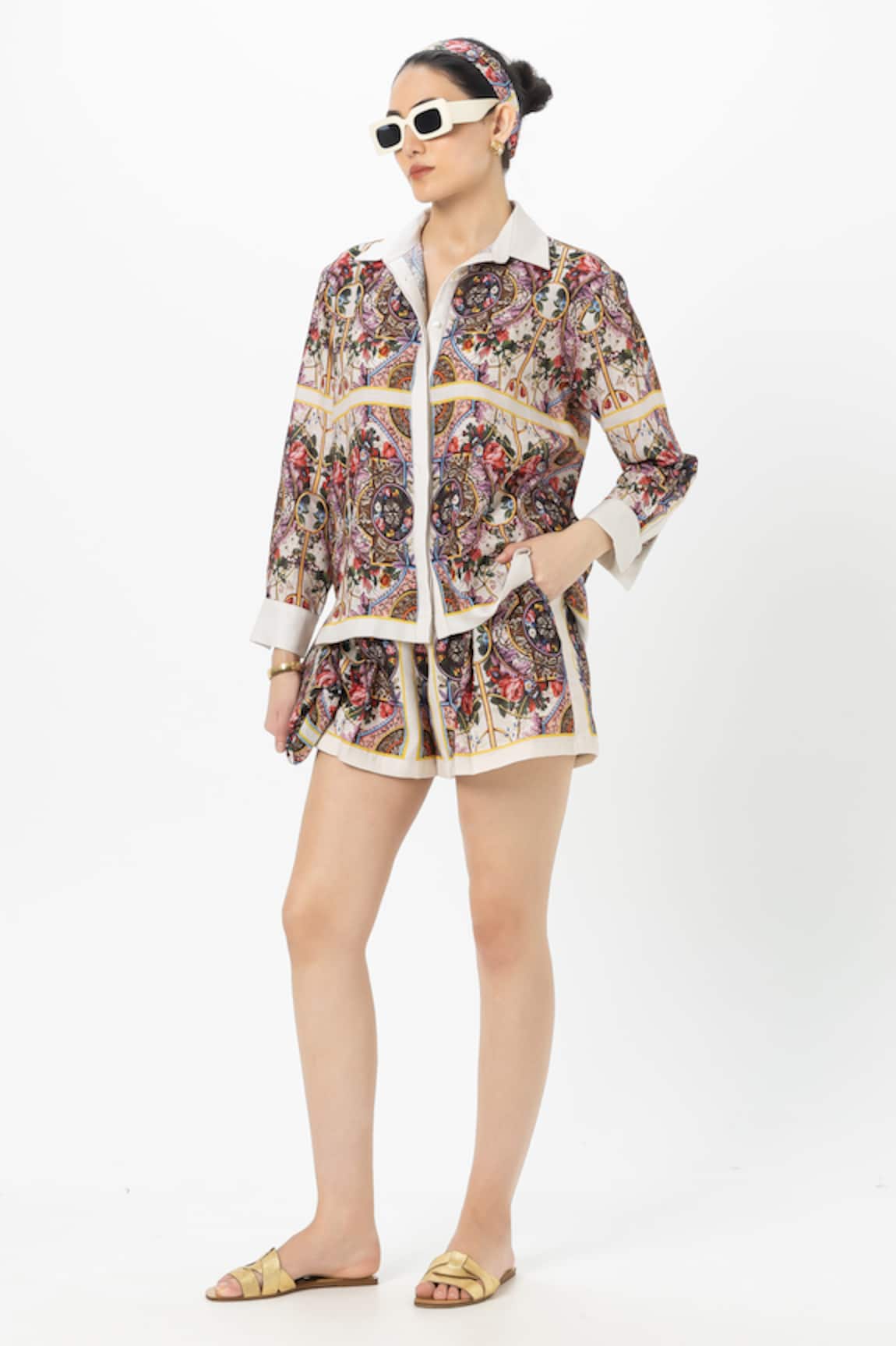 Sobariko Multicolor Rococo-White Shorts Set 