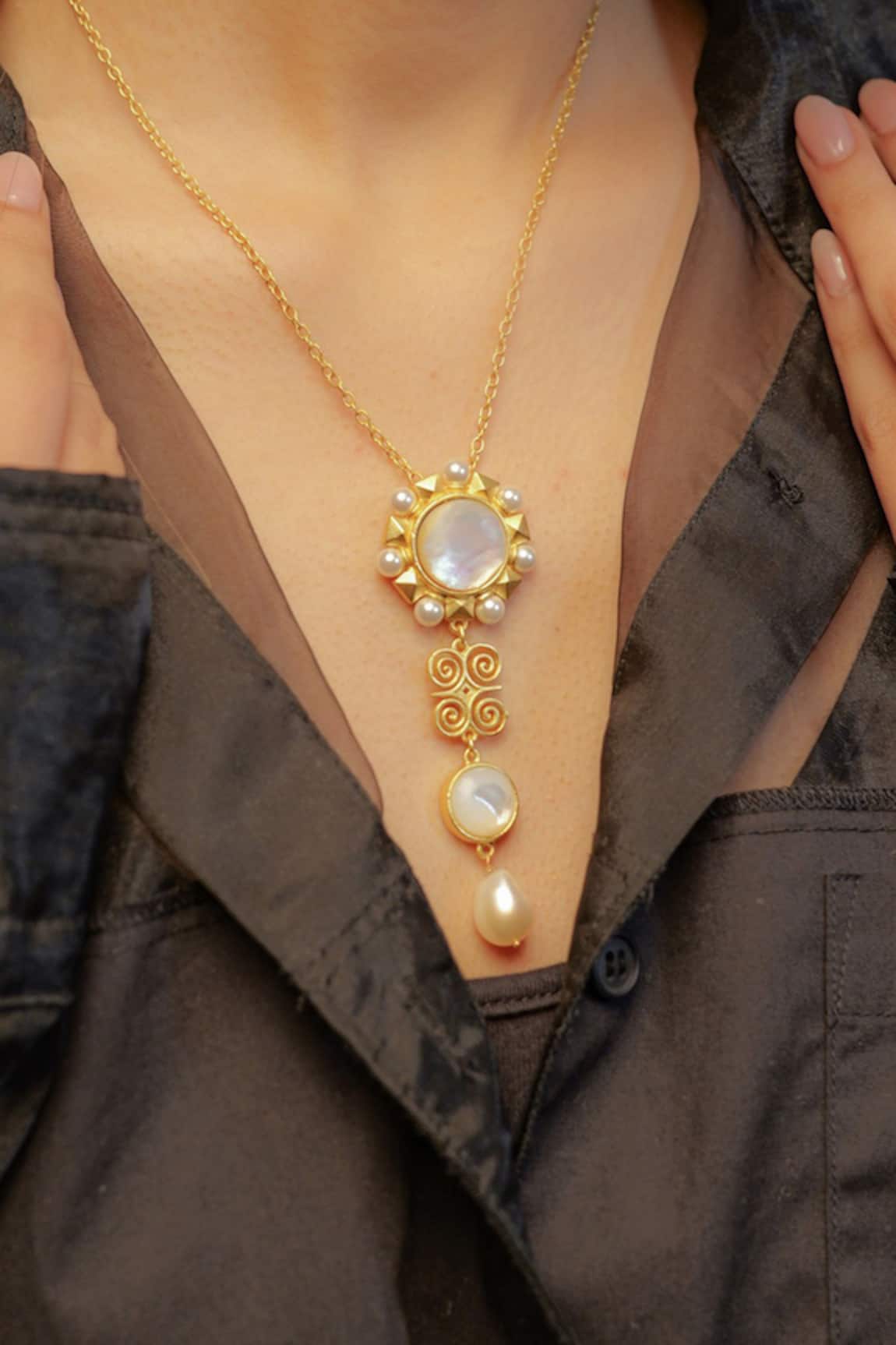 Zariin Gold Pendant Necklace with Motifs 