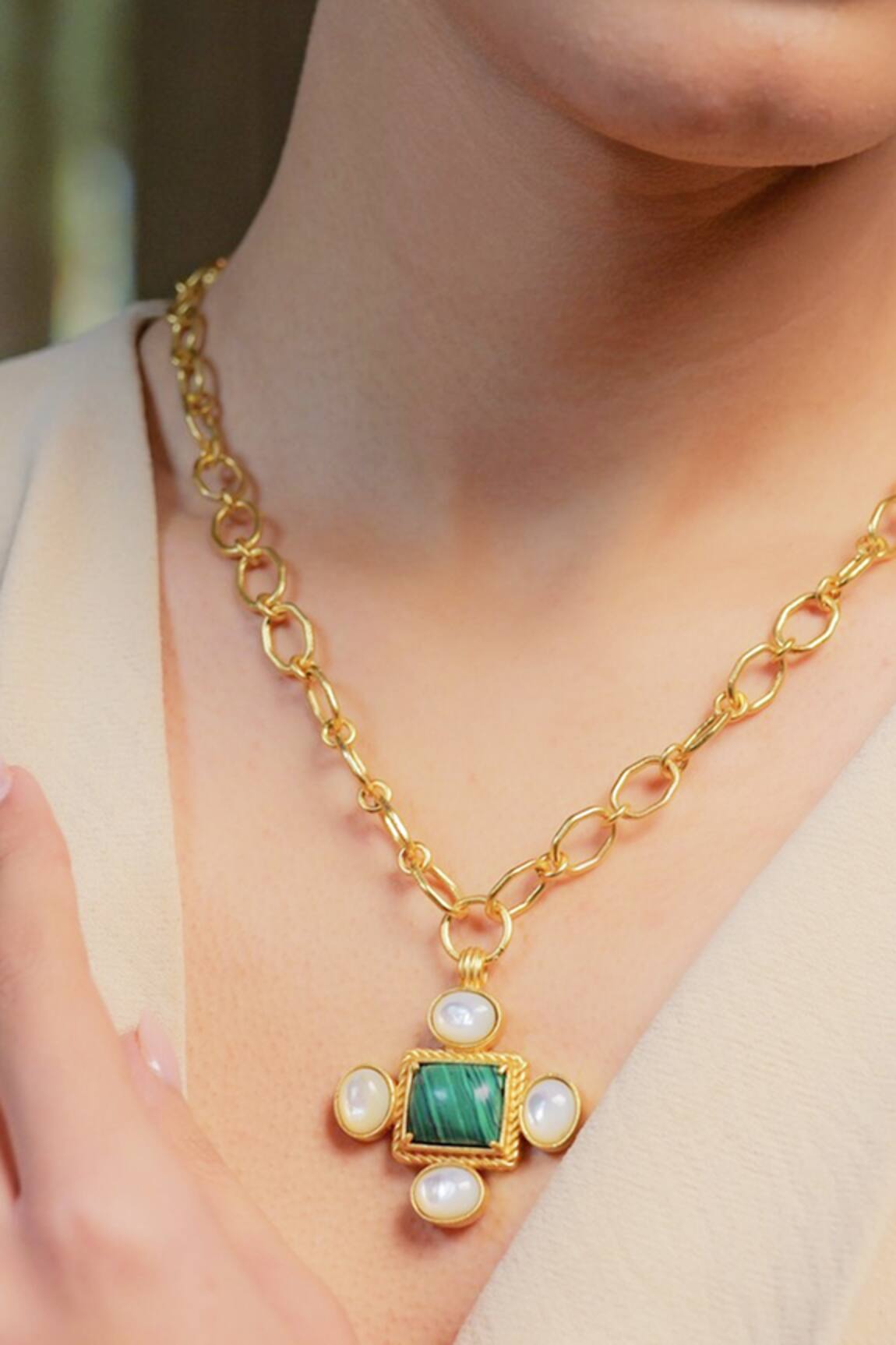 Zariin Cruise Therapy Pendant Necklace 