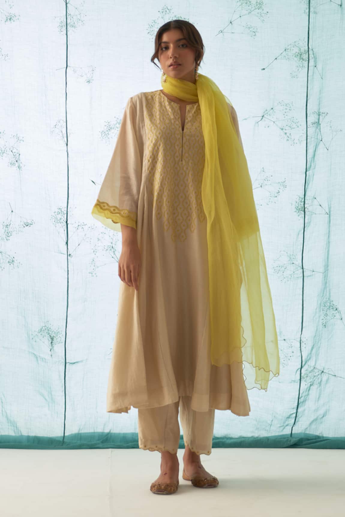 JANKI INDIA Ivory Kurta Set with Yellow Embroidery 