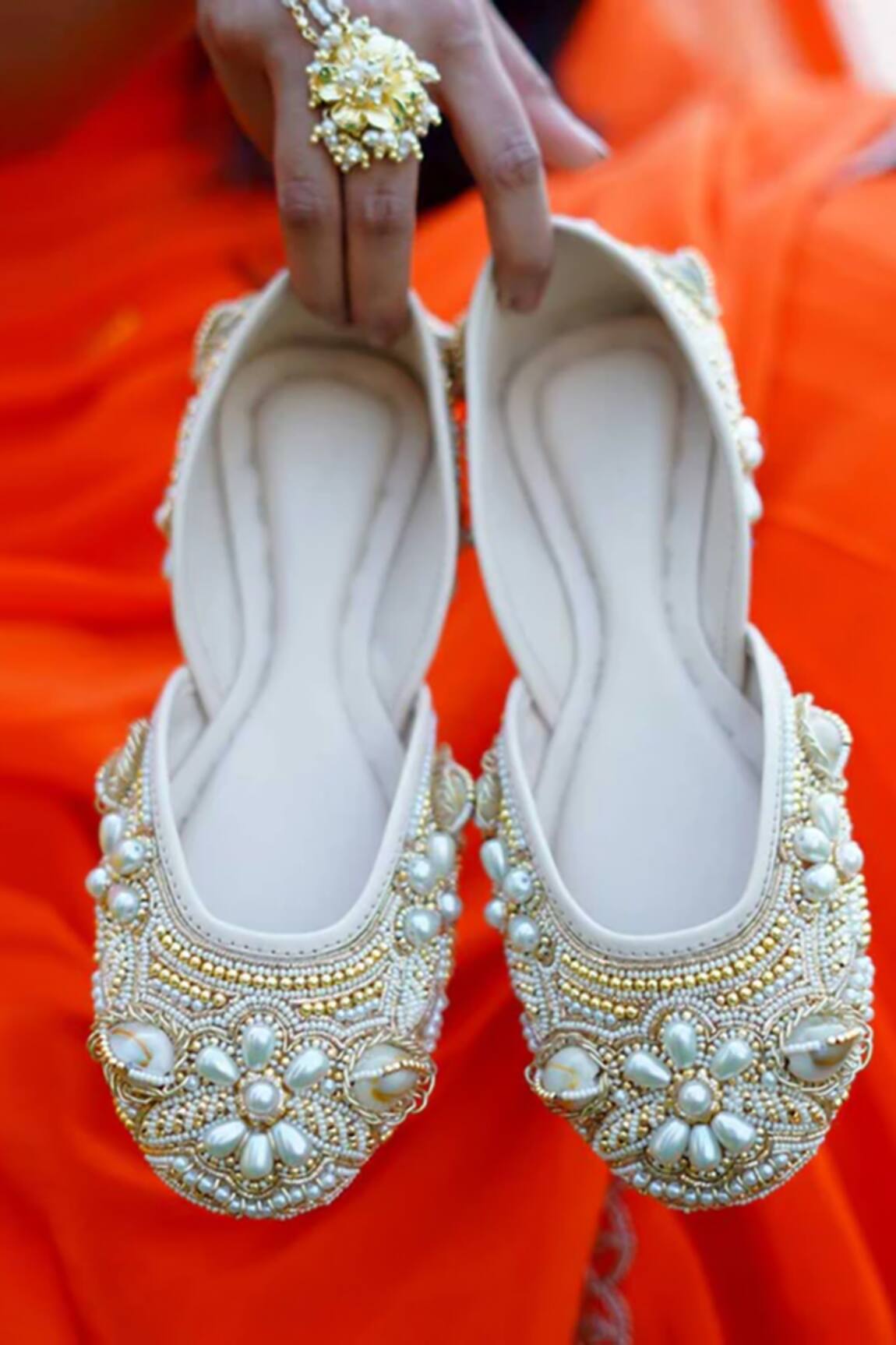 Vaidaan Designer Pari Jutti With Embellishments 