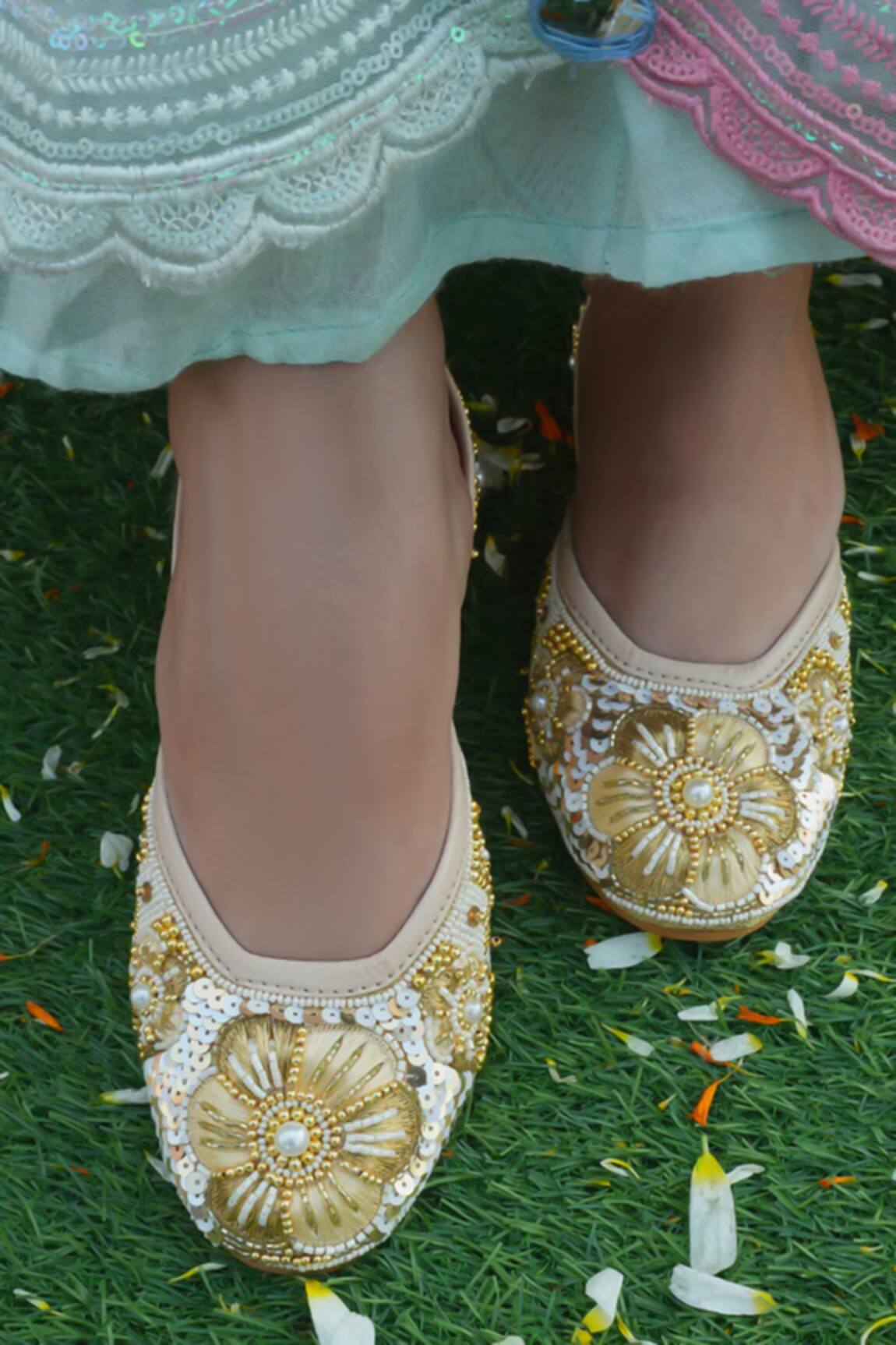 Vaidaan Embellished Beige Designer Jutti 