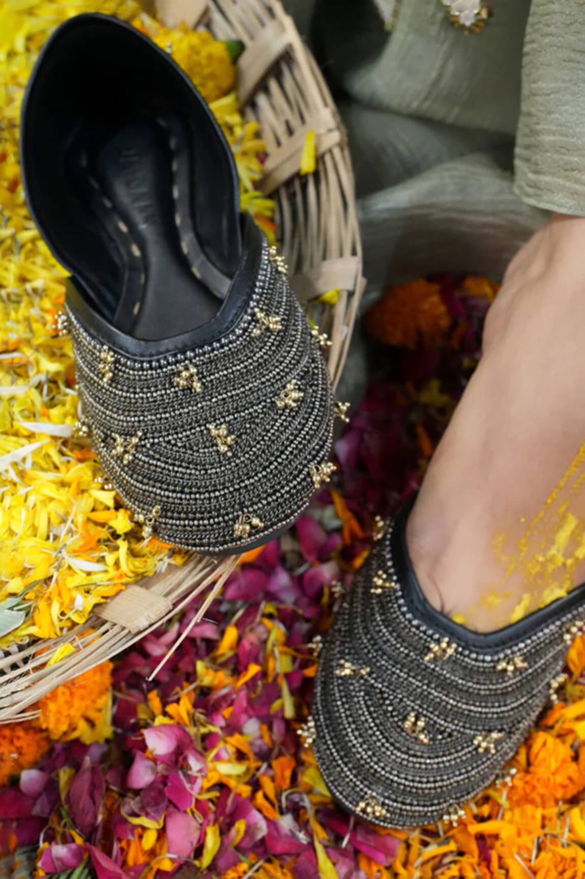 Vaidaan Gandhari Embellished Jutti 