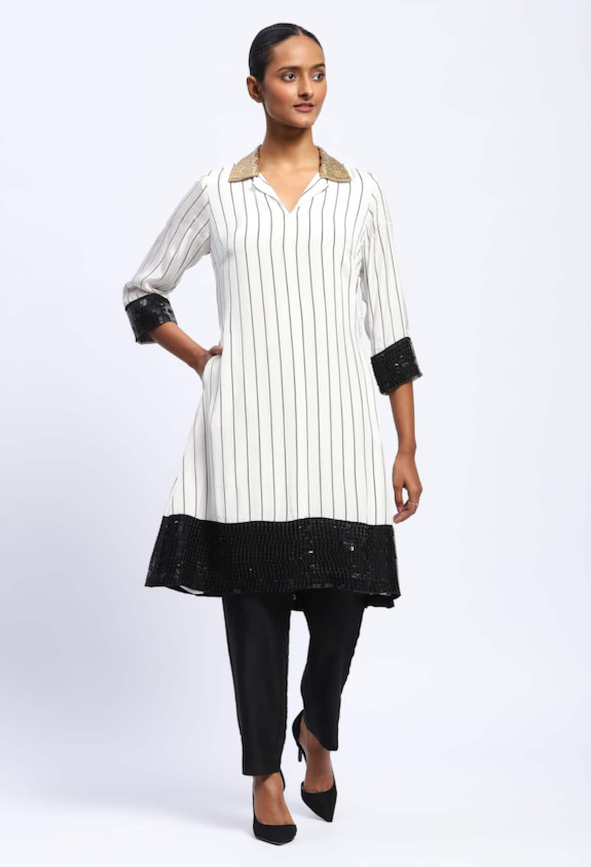 Abraham And Thakore Solid Stripes Kurta 