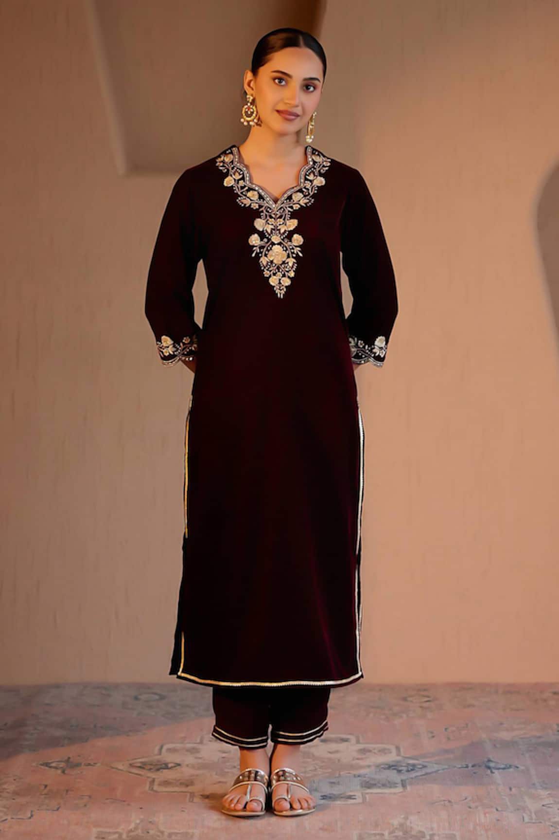 Nero India Maroon Velvet Kurta Pant Set 
