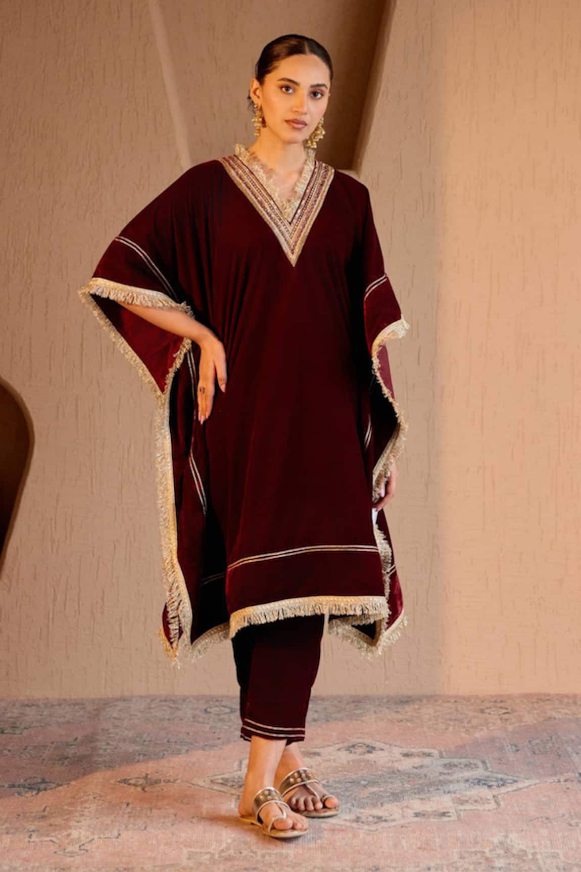 Nero India Maroon Velvet Kurta Pant Set 