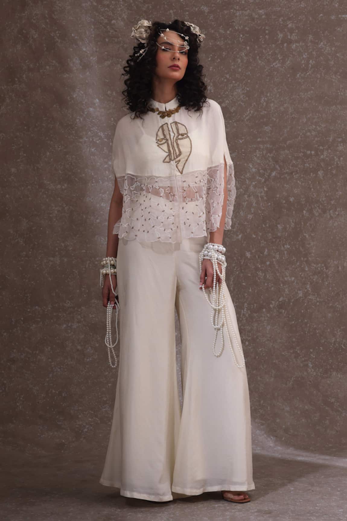 URMIL Off White Fusion Style Kurta Set 