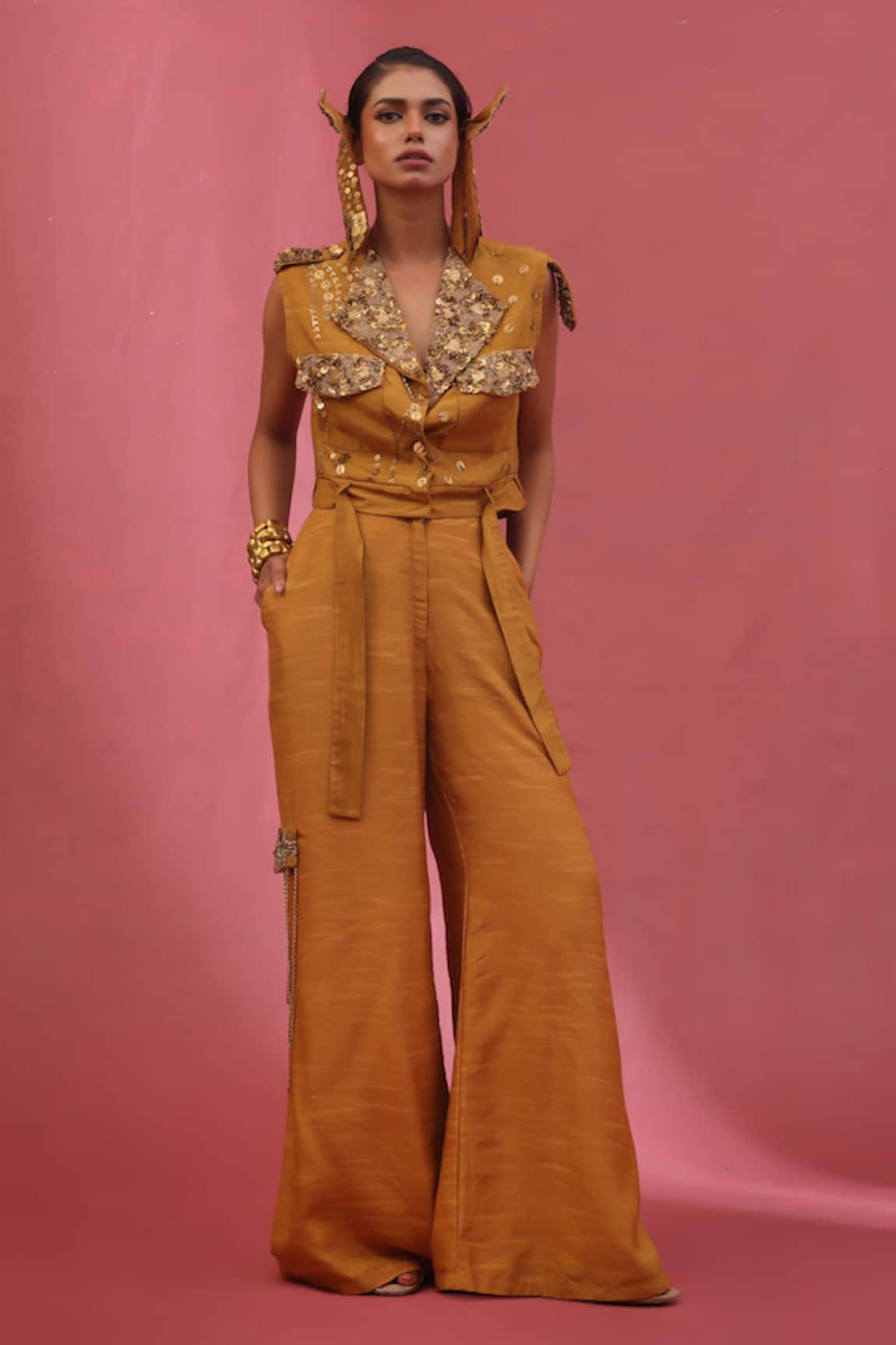URMIL Gold Muslin Slub Jacket & Pant Set 