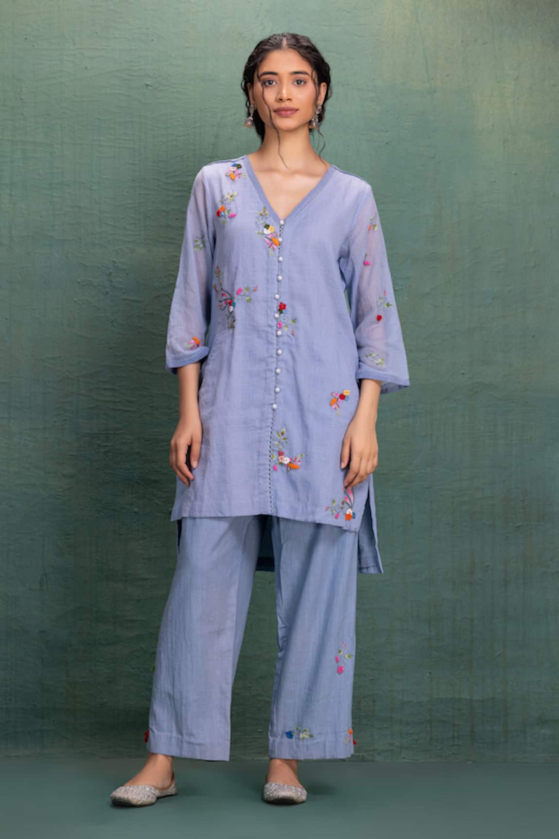 Kahani Lush Machine & Hand Embroidery Kurta Set 